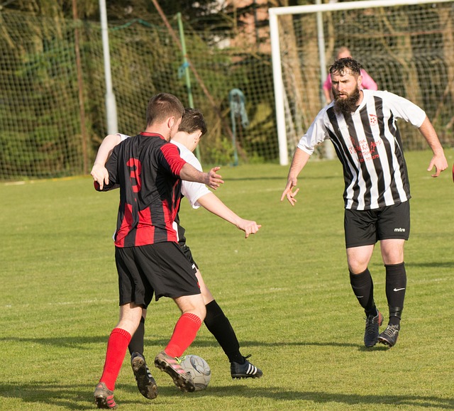 郑钦文迎迈阿密开门红，连续3年跻身32强，李娜后中国金花首人.